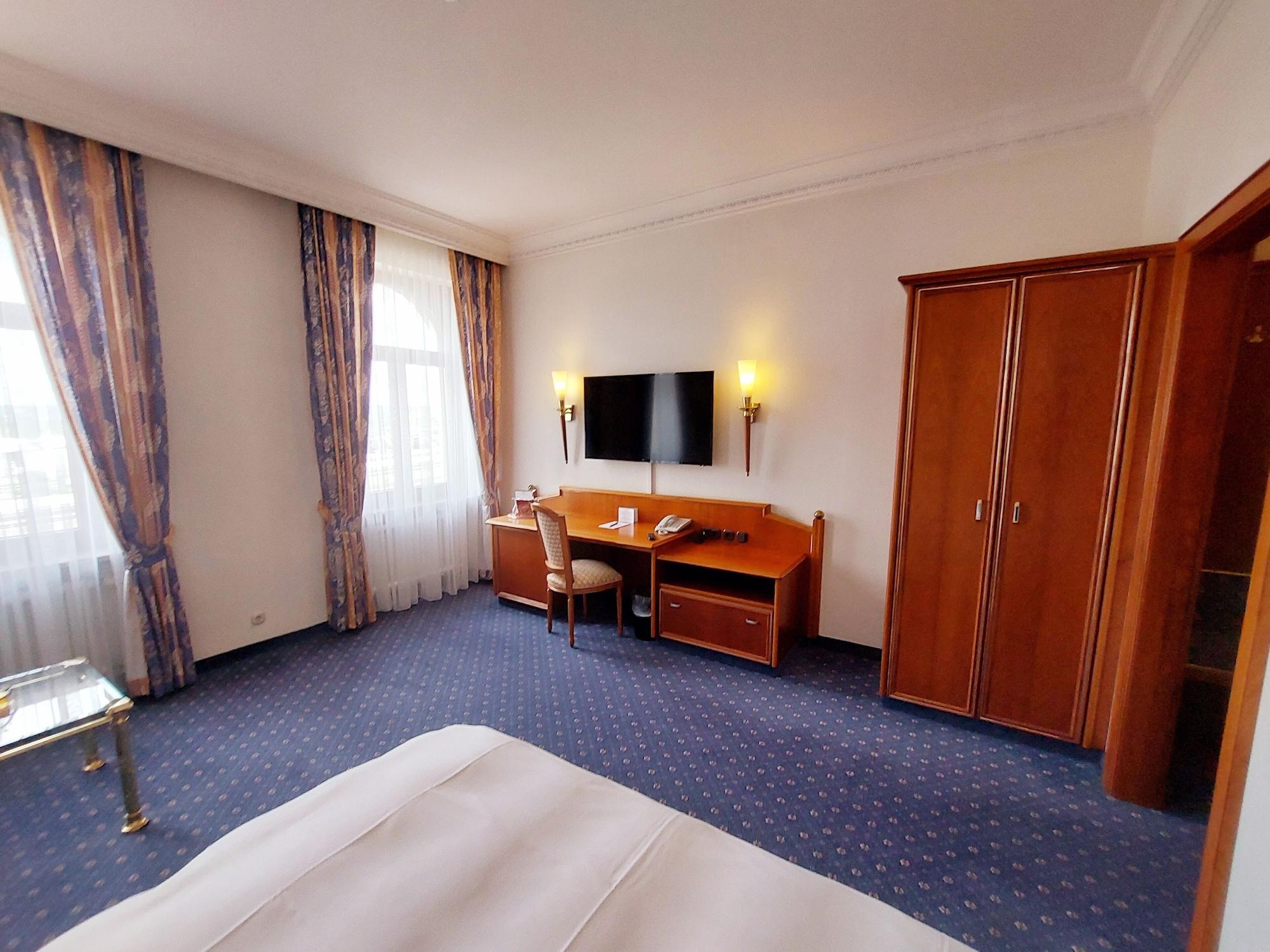 Hotel Bayerischer Hof Dresden Ngoại thất bức ảnh