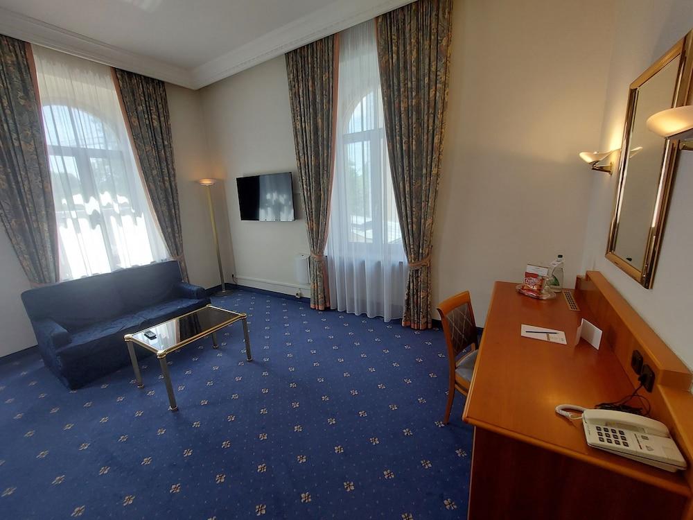 Hotel Bayerischer Hof Dresden Ngoại thất bức ảnh