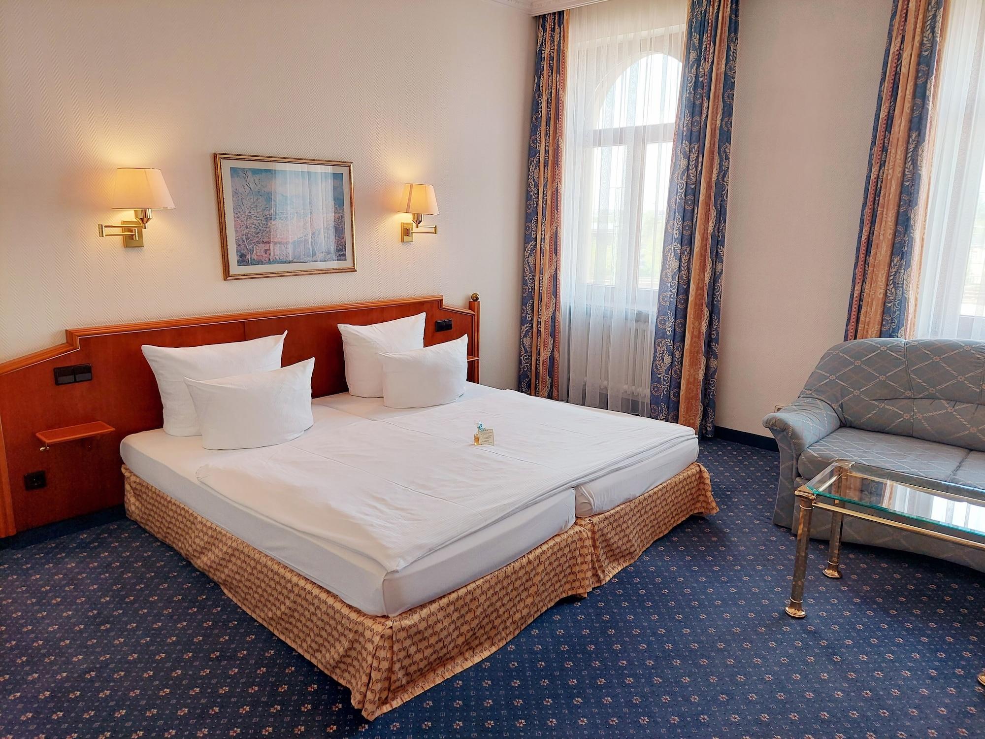 Hotel Bayerischer Hof Dresden Ngoại thất bức ảnh