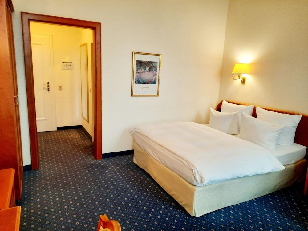 Hotel Bayerischer Hof Dresden Ngoại thất bức ảnh
