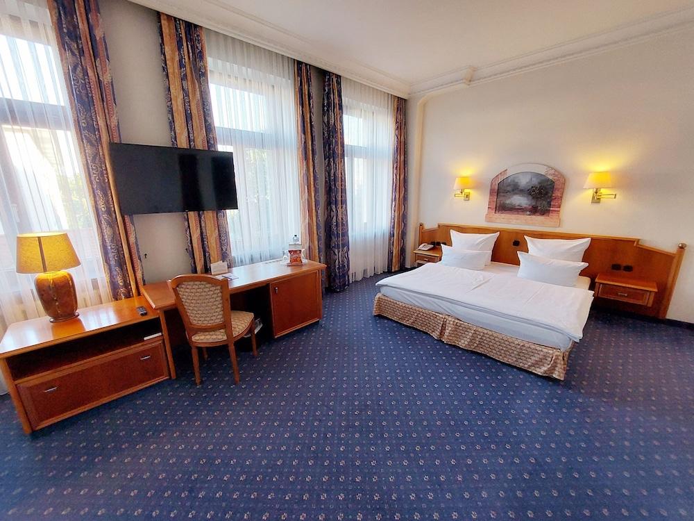 Hotel Bayerischer Hof Dresden Ngoại thất bức ảnh